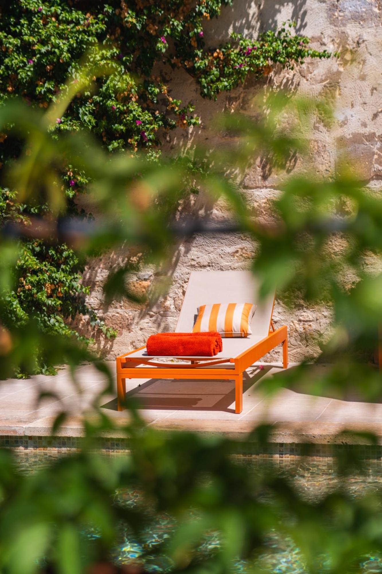 Le Jardin Des Cordeliers Bed & Breakfast Tarascon Dış mekan fotoğraf