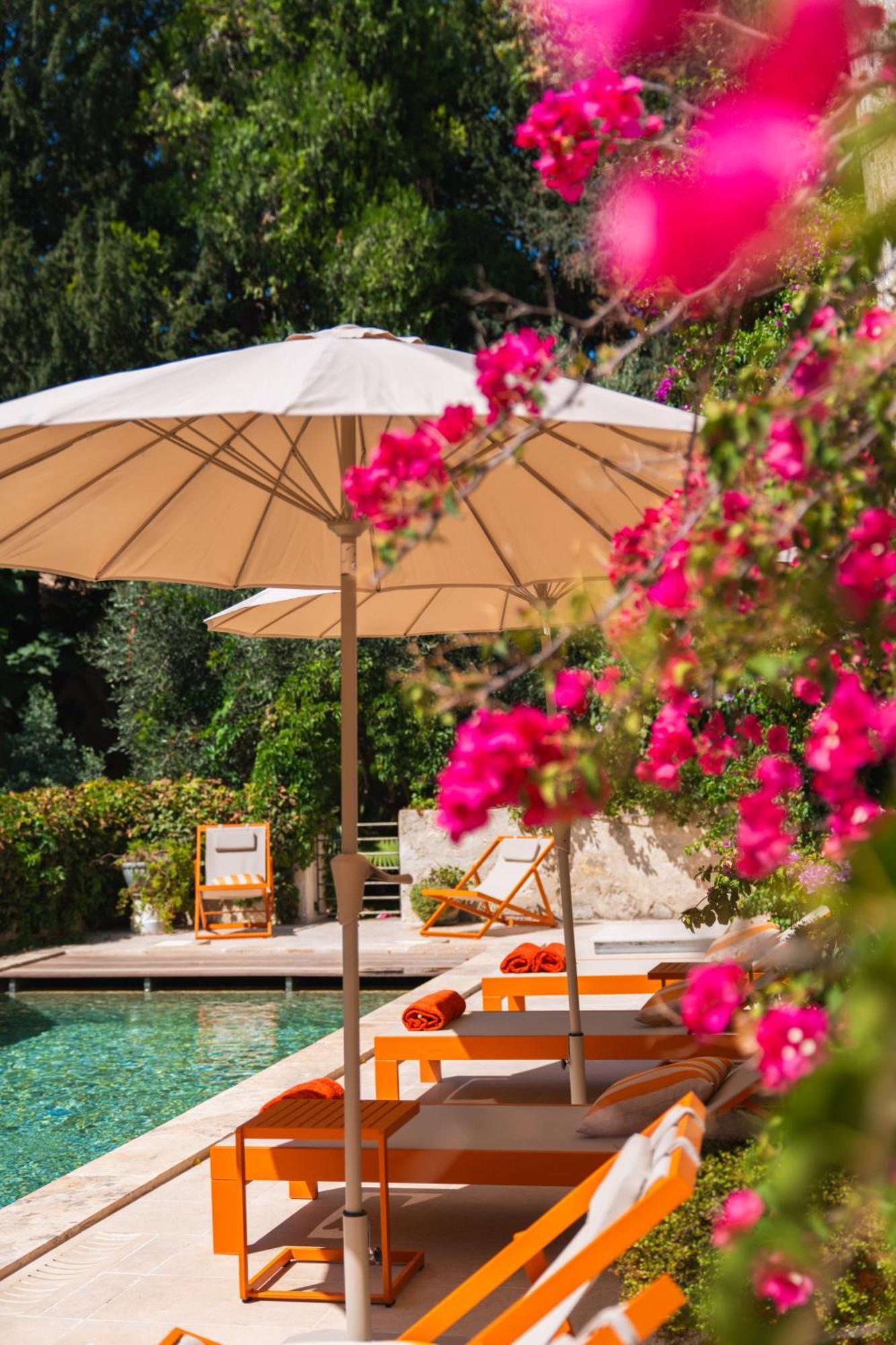 Le Jardin Des Cordeliers Bed & Breakfast Tarascon Dış mekan fotoğraf