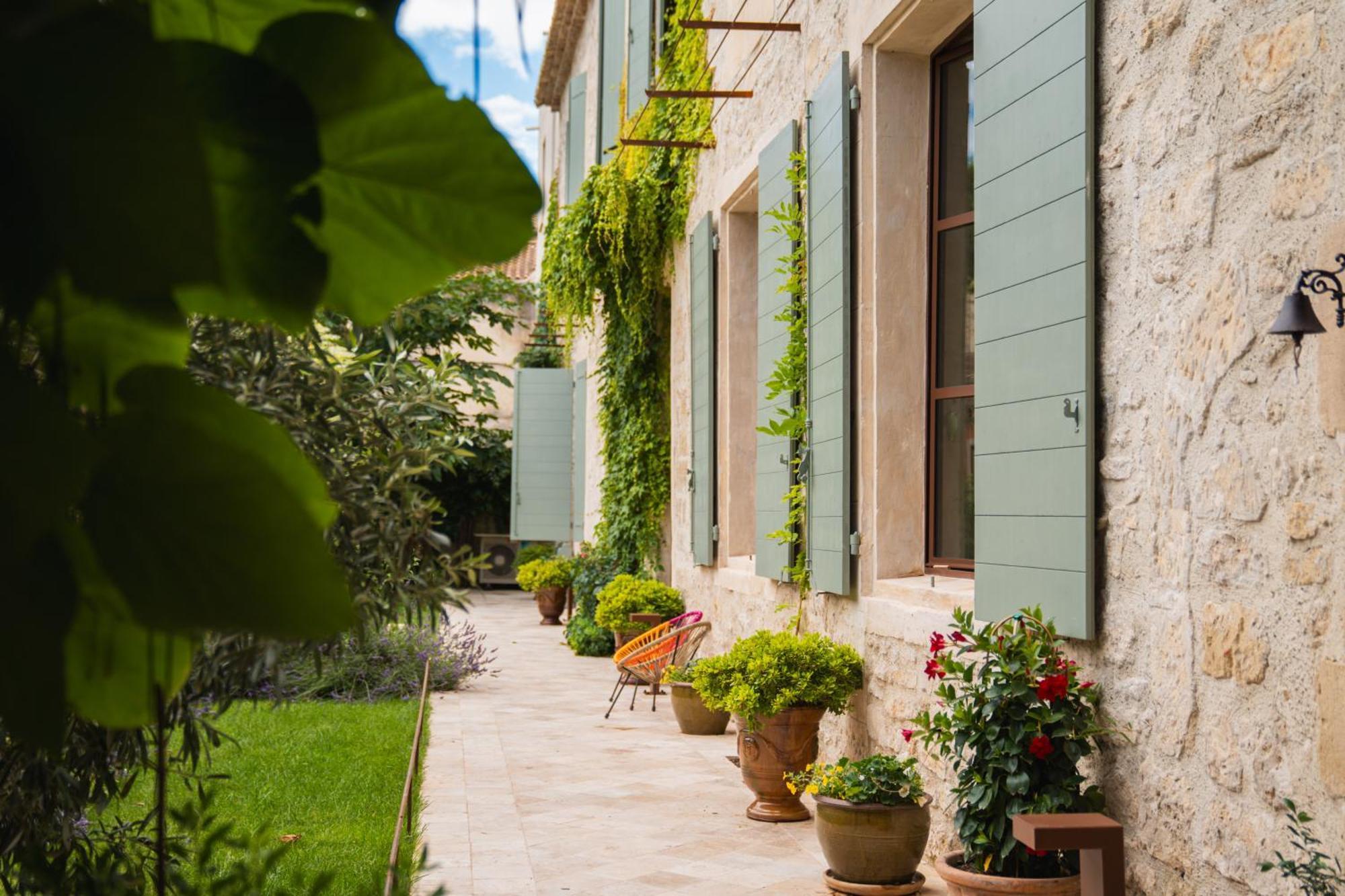 Le Jardin Des Cordeliers Bed & Breakfast Tarascon Dış mekan fotoğraf