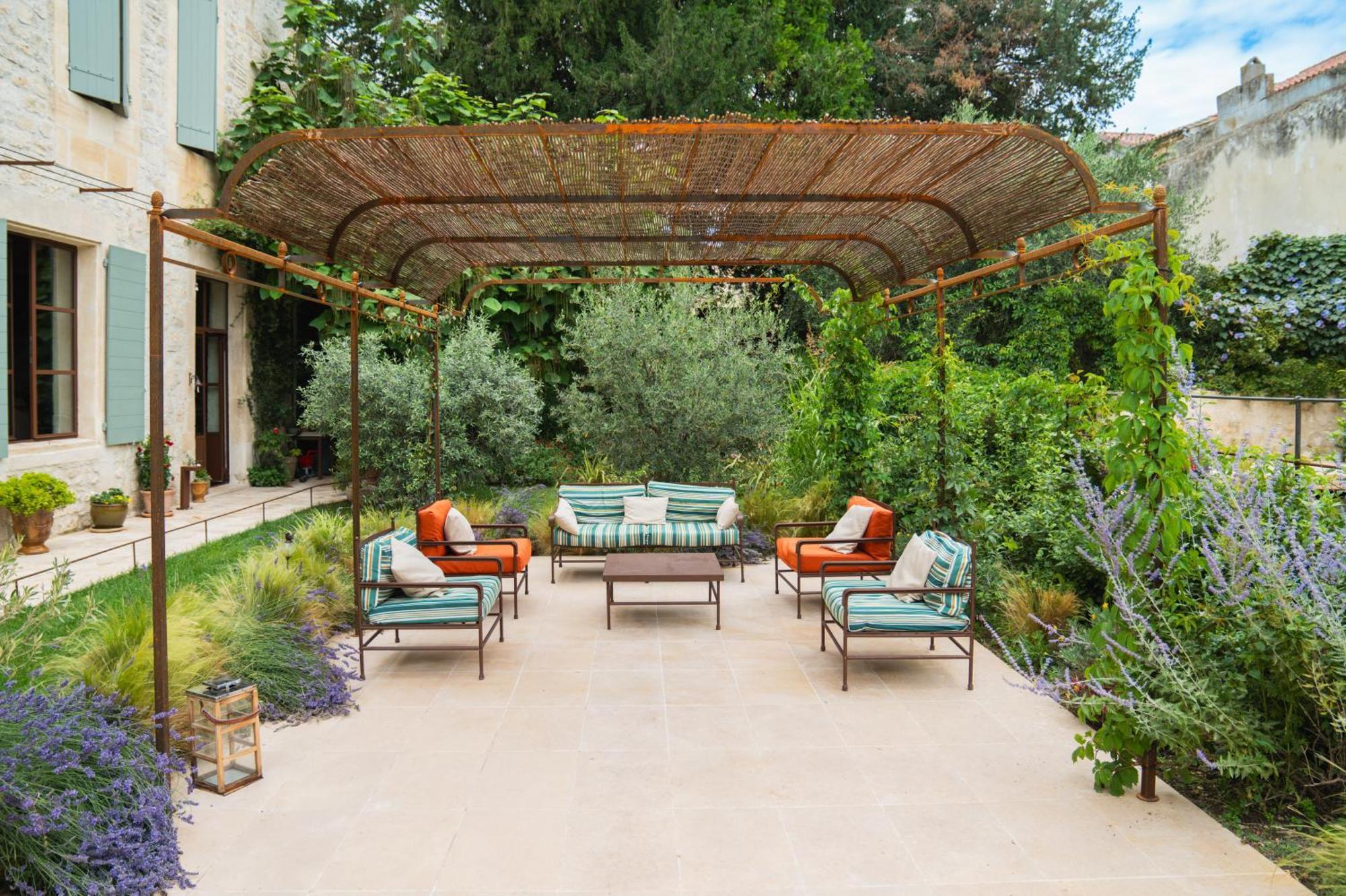Le Jardin Des Cordeliers Bed & Breakfast Tarascon Dış mekan fotoğraf