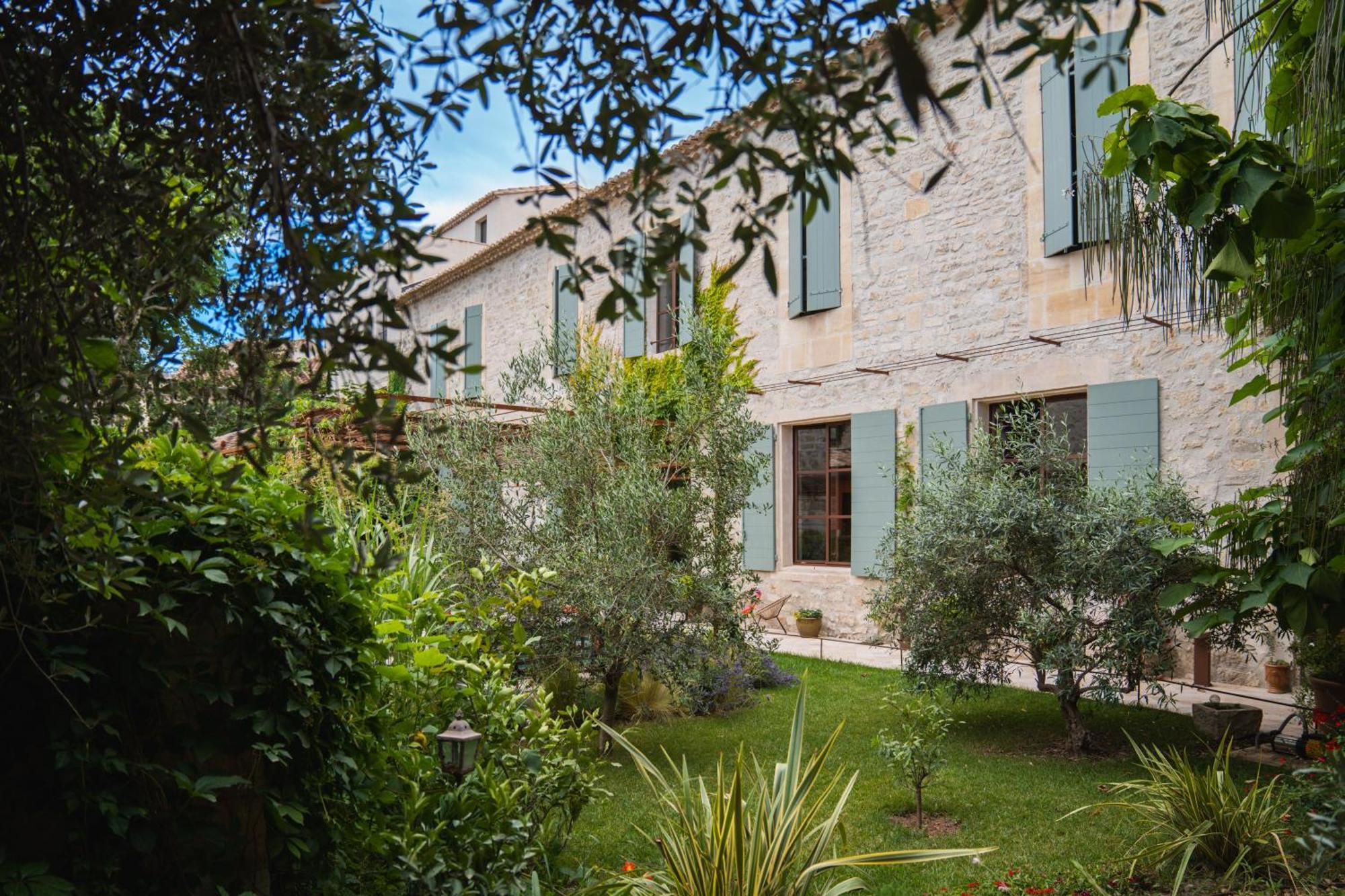 Le Jardin Des Cordeliers Bed & Breakfast Tarascon Dış mekan fotoğraf